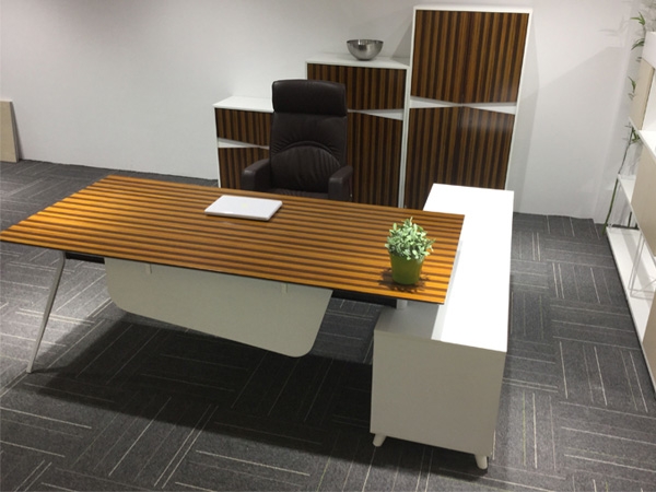 經理(lǐ)辦(bàn)公(gōng)桌